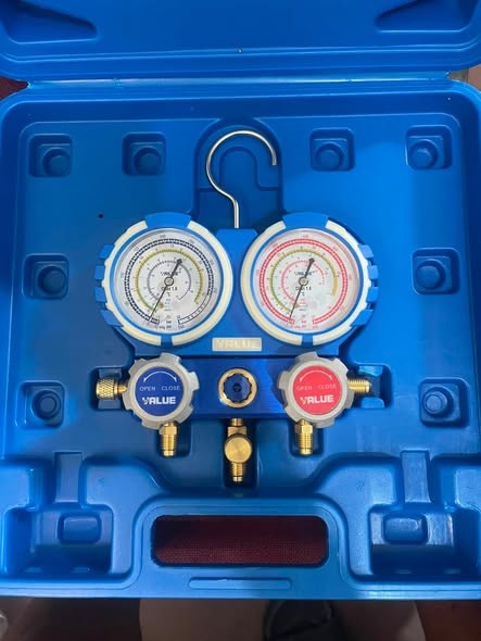 VALUE VMG-2-R410A-B Manifold Gauge Set – Dual-Gauge Refrigerant Service Kit